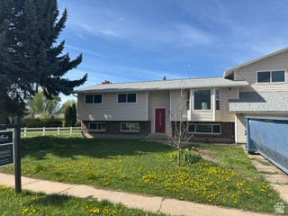 470 S WHITESIDES ST Layton, UT 84041