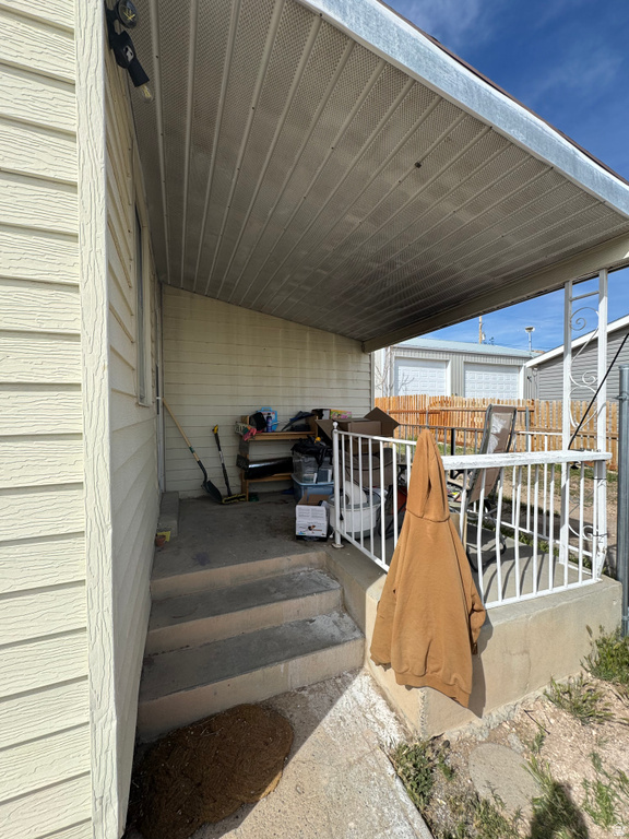 135 GRASSY DR East Carbon, UT 84520