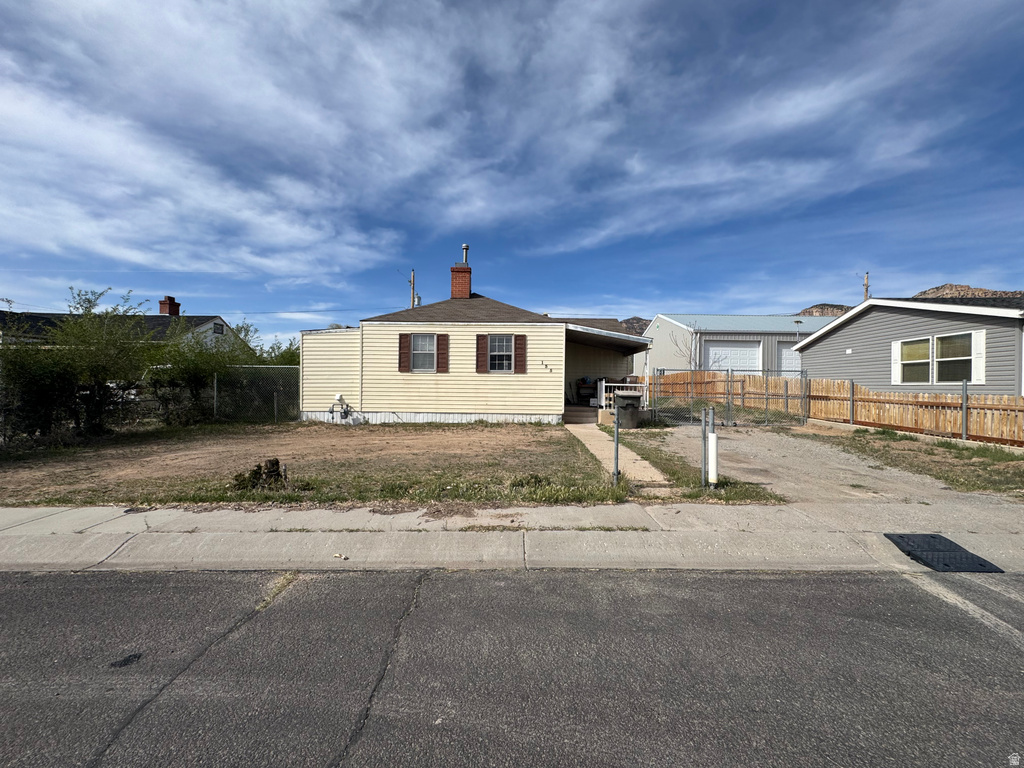 135 GRASSY DR East Carbon, UT 84520