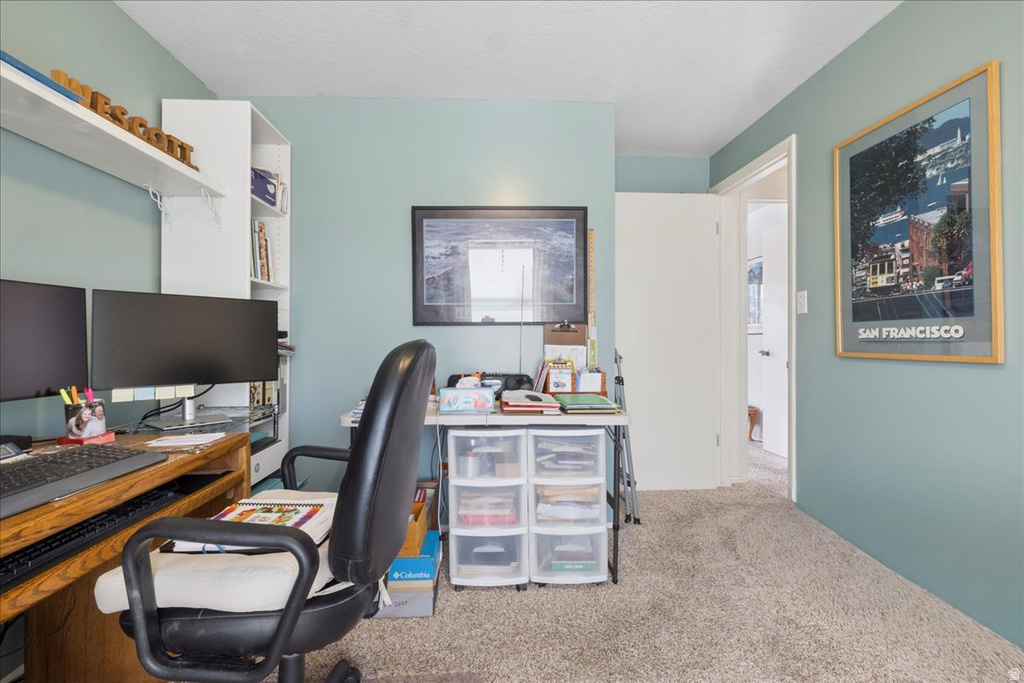 1701 E HILLSBORO DR Layton, UT 84040