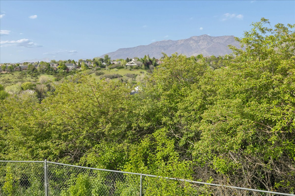 1701 E HILLSBORO DR Layton, UT 84040