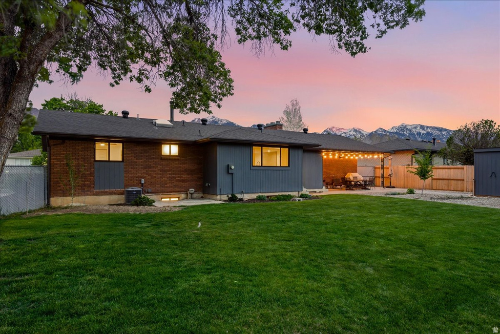 6236 S STEEPLE CHASE LN Murray, UT 84121