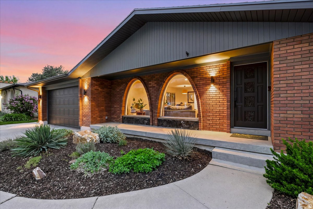 6236 S STEEPLE CHASE LN Murray, UT 84121