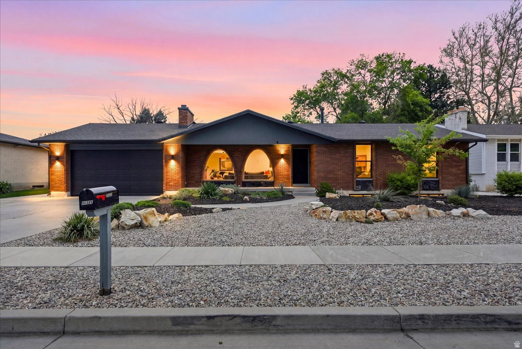 6236 S STEEPLE CHASE LN Murray, UT 84121