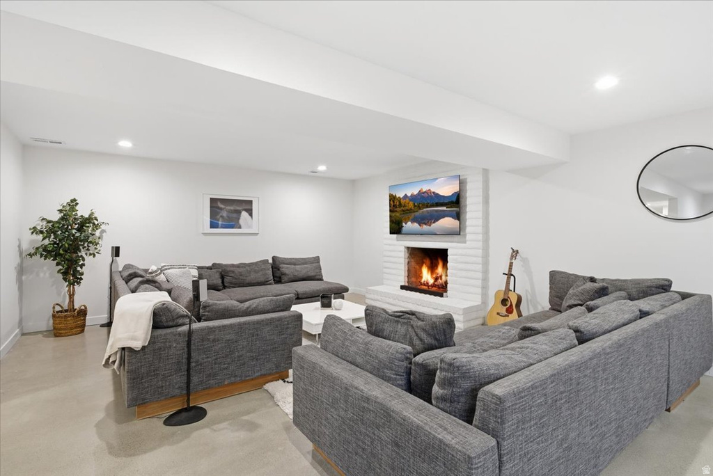 6236 S STEEPLE CHASE LN Murray, UT 84121