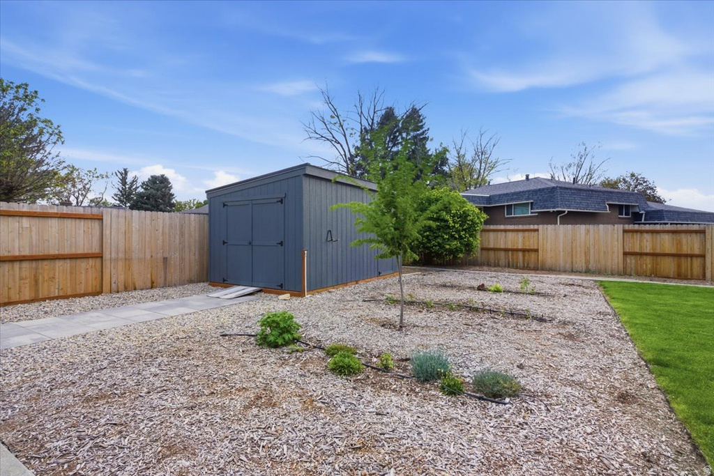 6236 S STEEPLE CHASE LN Murray, UT 84121