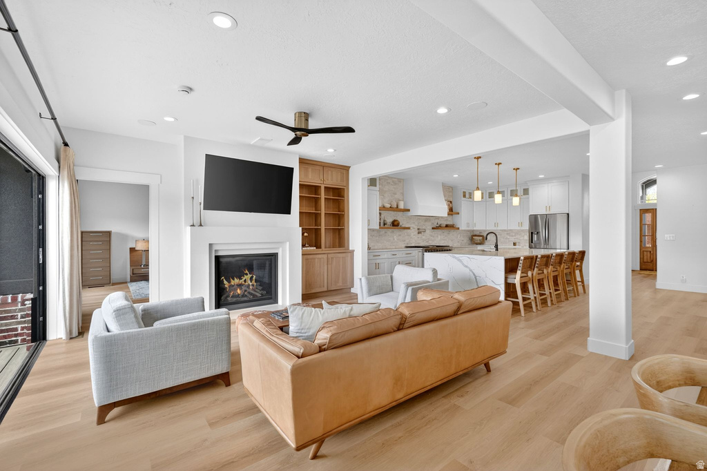 10215 N 6960 W Highland, UT 84003