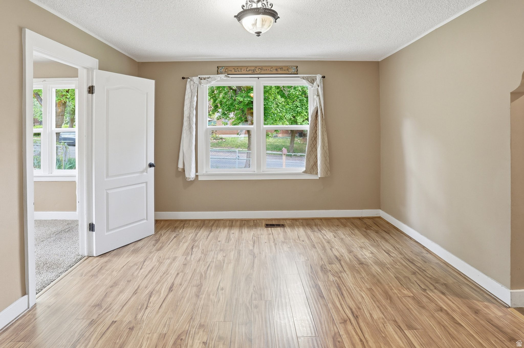 1504 E LAKE ST Ogden, UT 84401