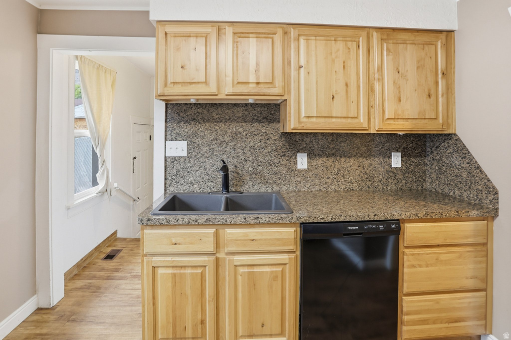 1504 E LAKE ST Ogden, UT 84401