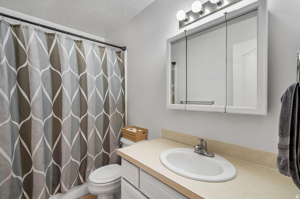 1027 E SARA LN Ogden, UT 84404
