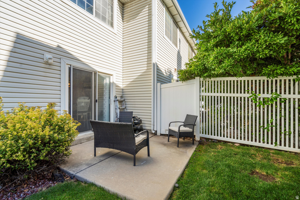 1027 E SARA LN Ogden, UT 84404