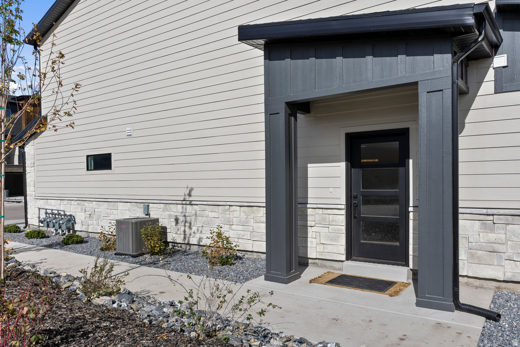 5823 N JEEDER DR #1 Mountain Green, UT 84050