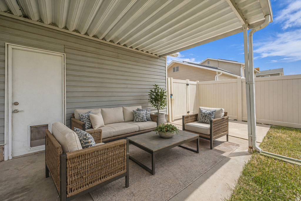 4933 S 3900 W Roy, UT 84067