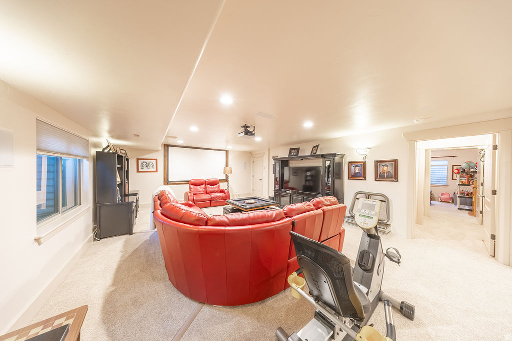 10476 S HEMISPHERE CT South Jordan, UT 84095