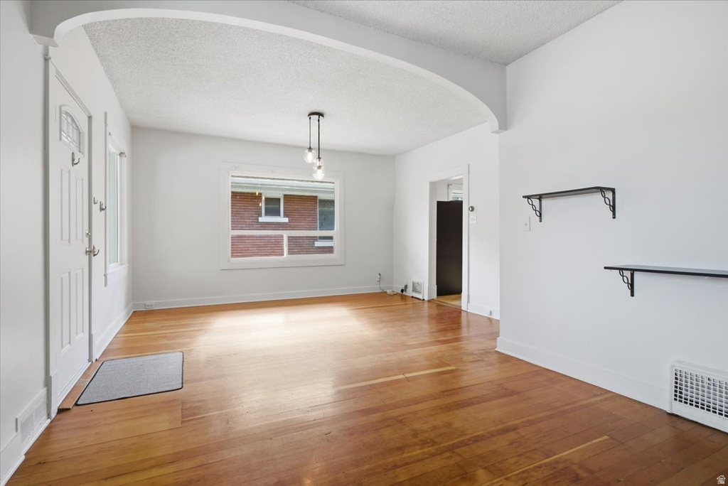 672 E BRYAN Salt Lake City, UT 84105