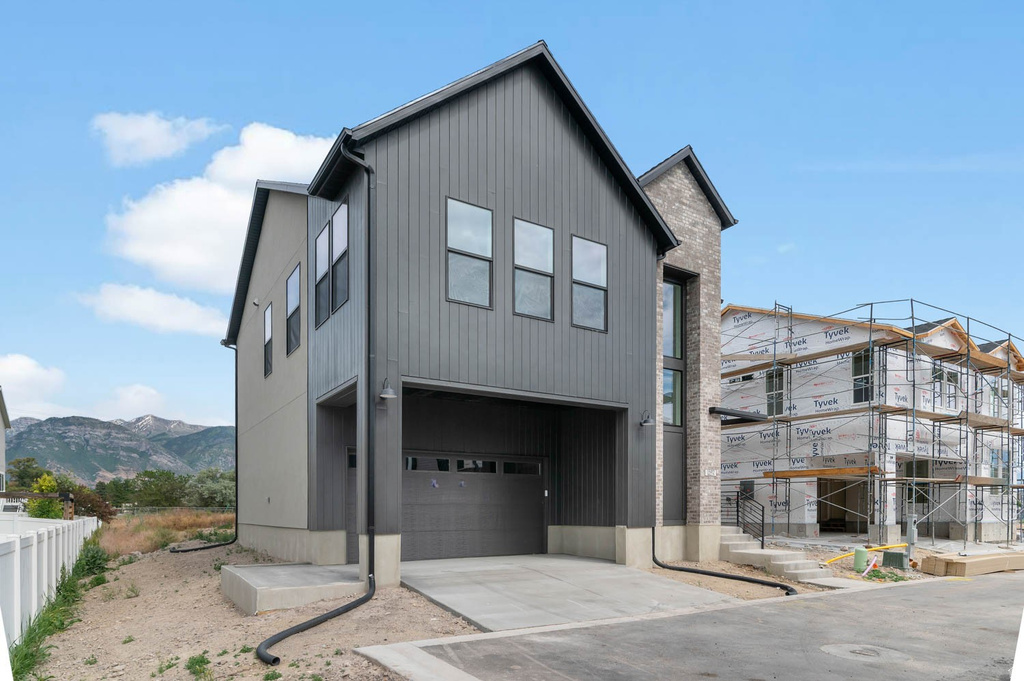 1592 N 3170 W photo 2