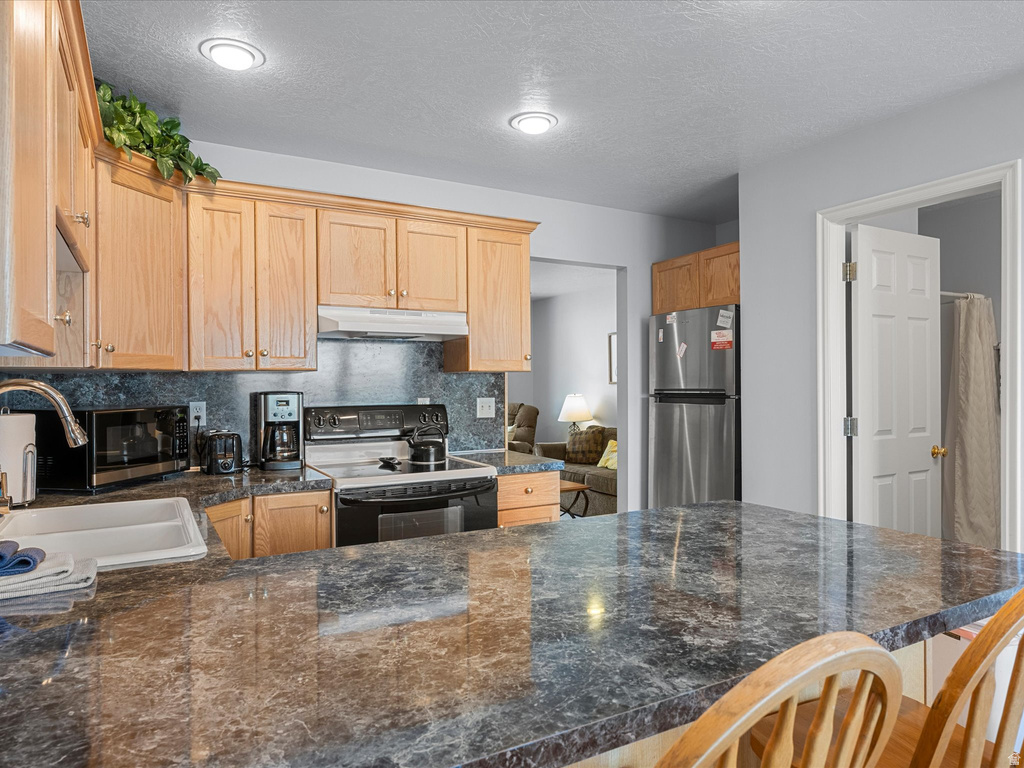 890 N NEWBERG PL #3 Garden City, UT 84028