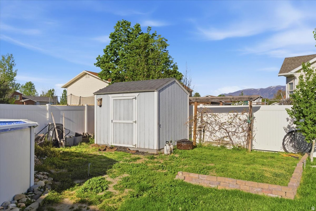 2185 S 2325 W Syracuse, UT 84075