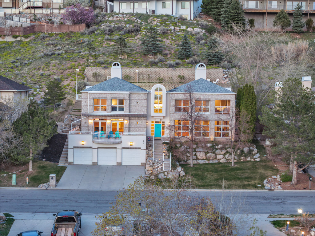 2457 S SCENIC DR Salt Lake City, UT 84109