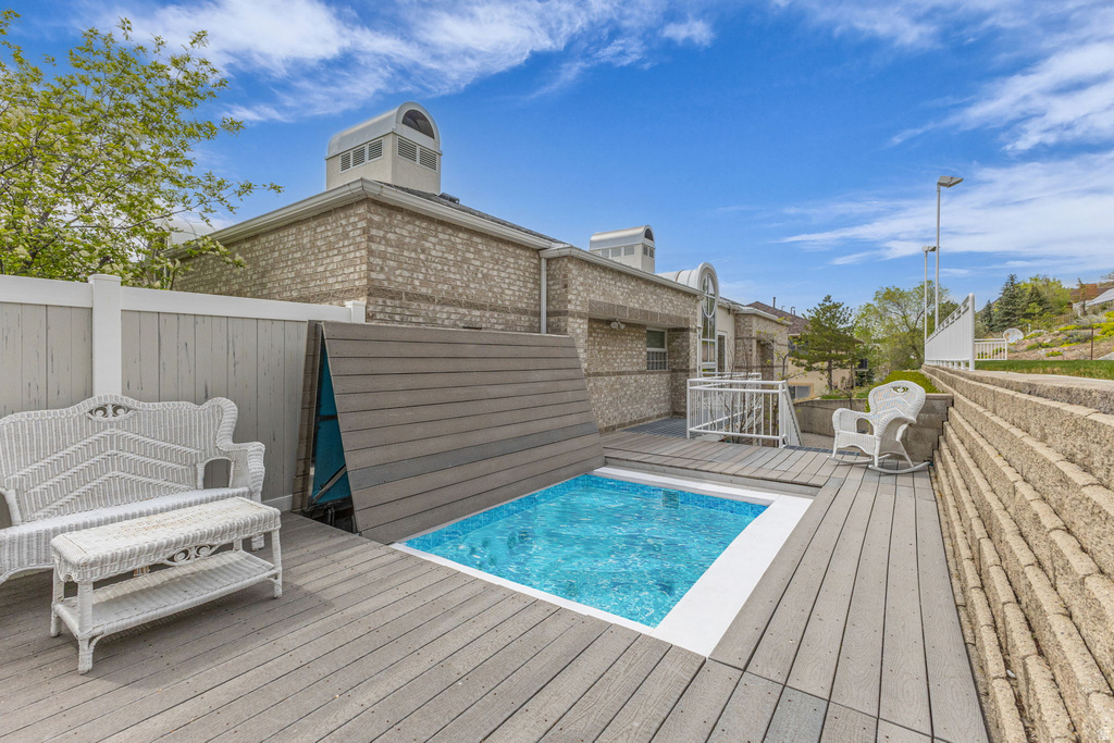 2457 S SCENIC DR Salt Lake City, UT 84109