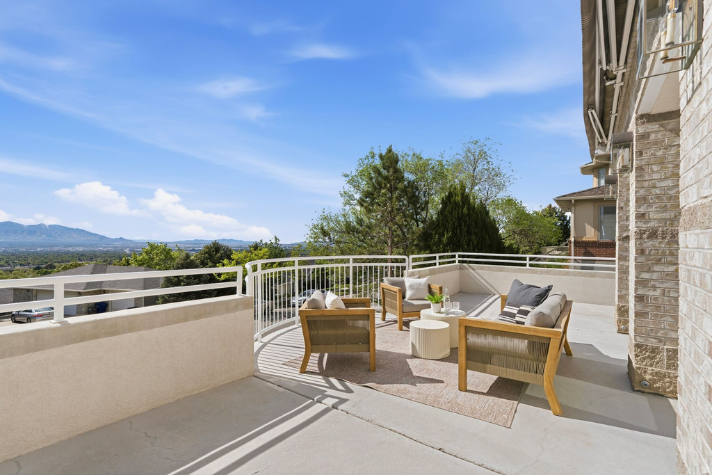 2457 S SCENIC DR Salt Lake City, UT 84109