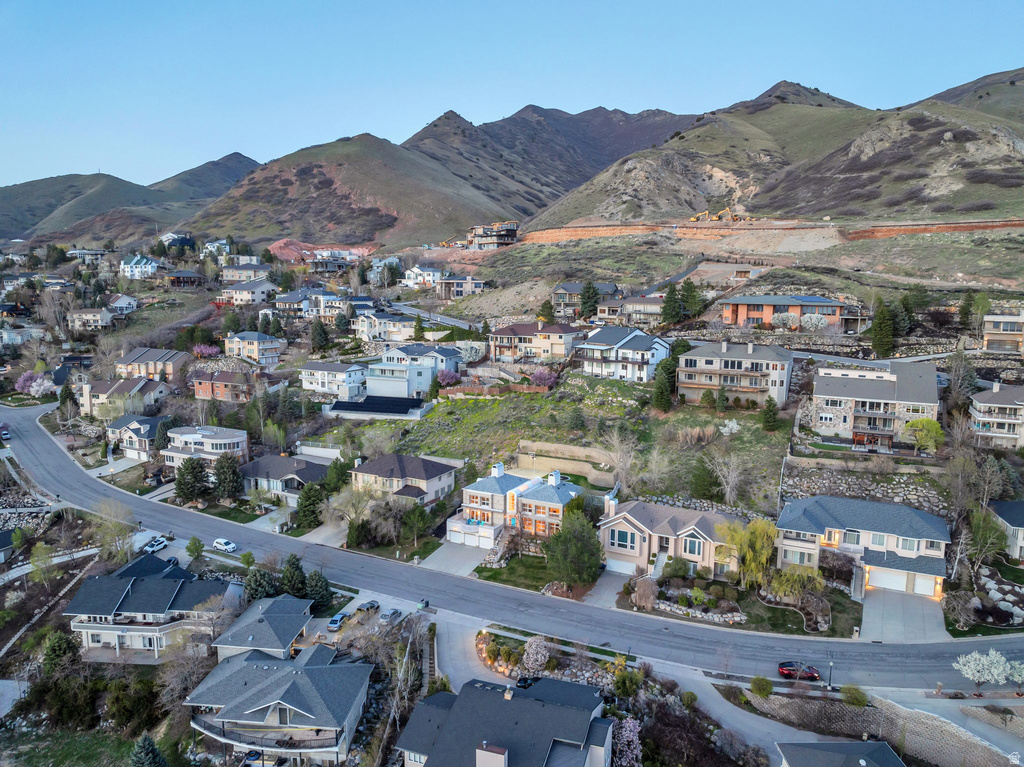 2457 S SCENIC DR Salt Lake City, UT 84109