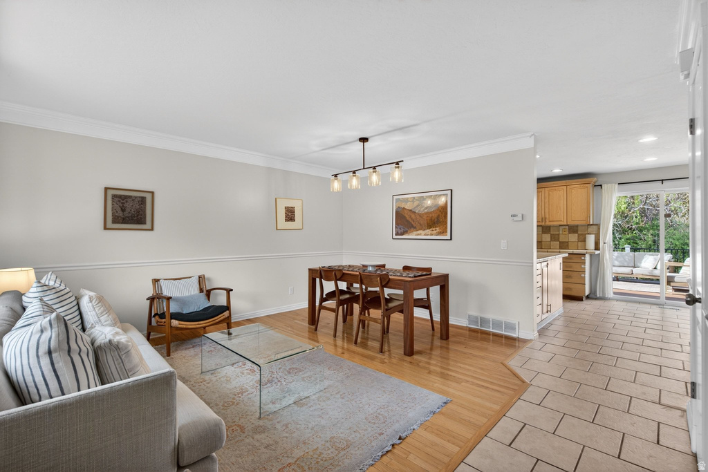 2073 E 10095 S Sandy, UT 84092