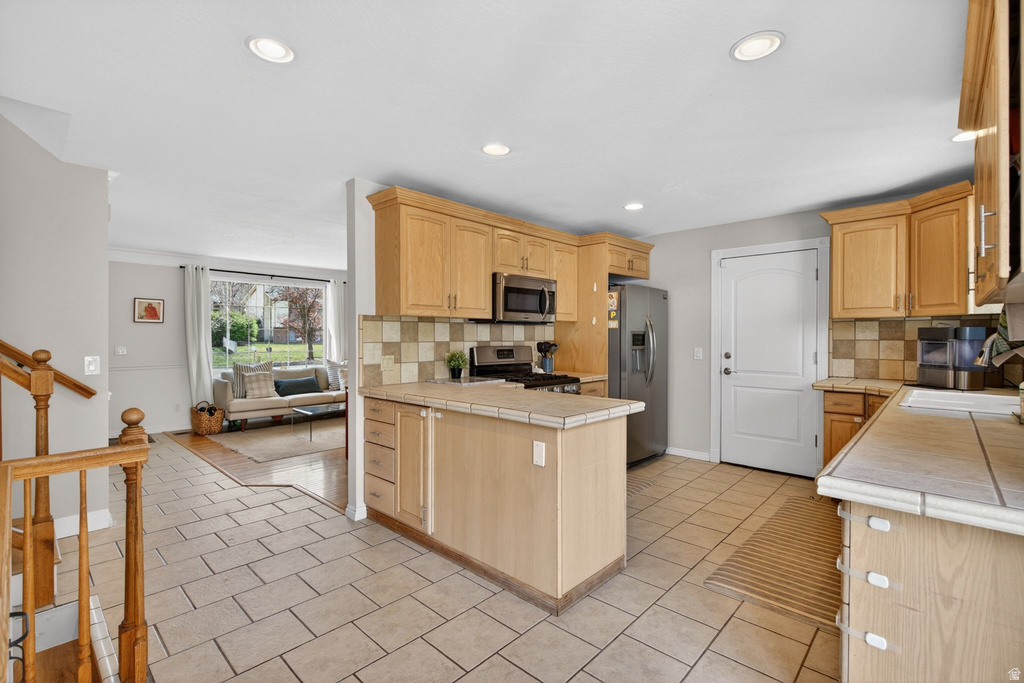 2073 E 10095 S Sandy, UT 84092