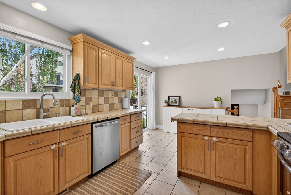 2073 E 10095 S Sandy, UT 84092