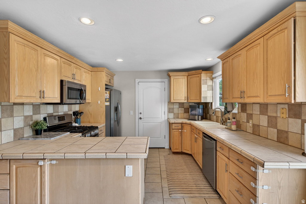 2073 E 10095 S Sandy, UT 84092