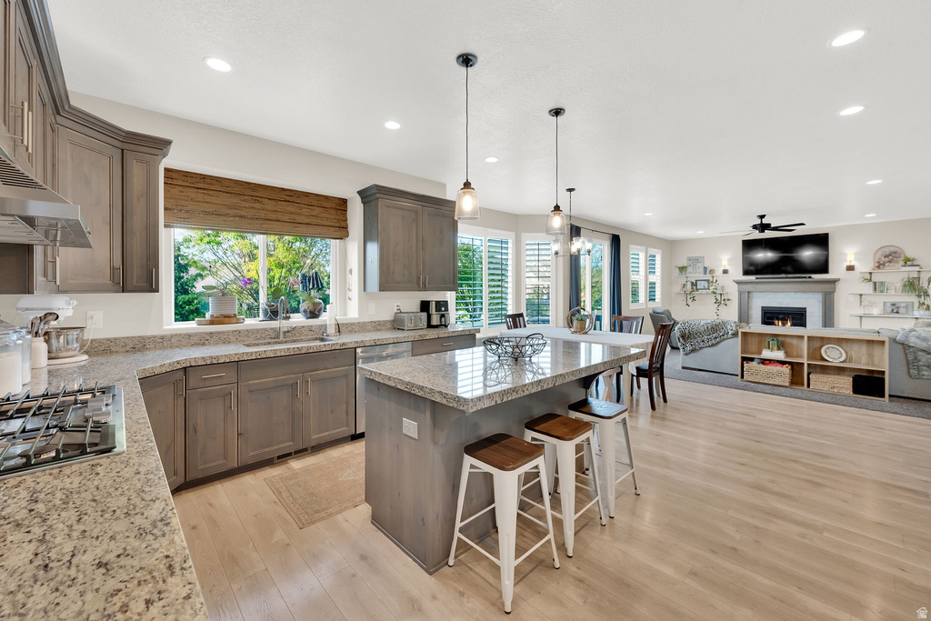 2842 W ROLLING CREEK WAY South Jordan, UT 84095