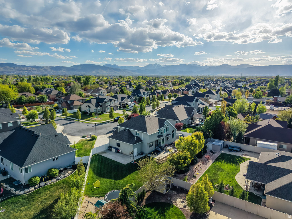 2842 W ROLLING CREEK WAY South Jordan, UT 84095