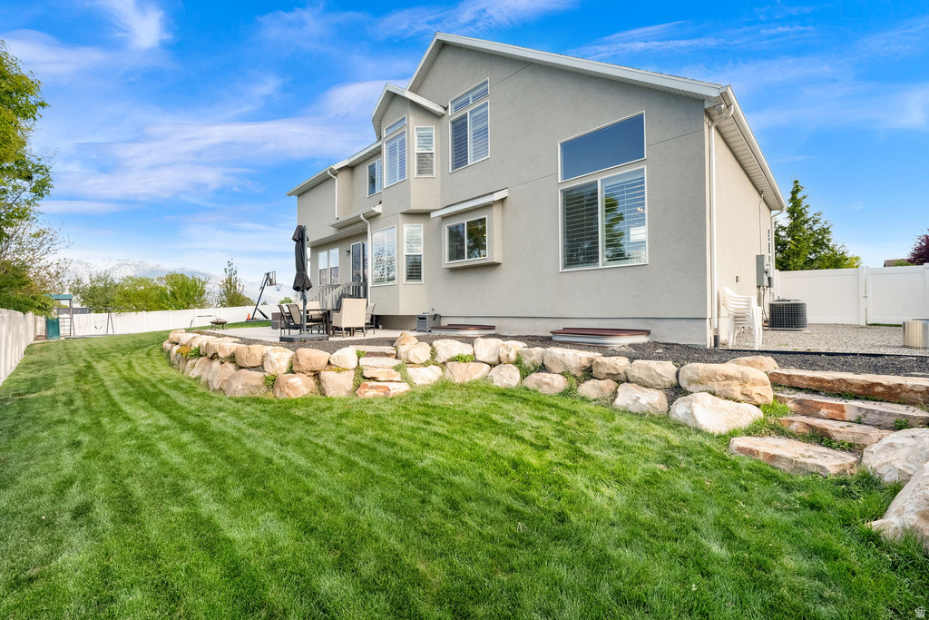 2842 W ROLLING CREEK WAY South Jordan, UT 84095