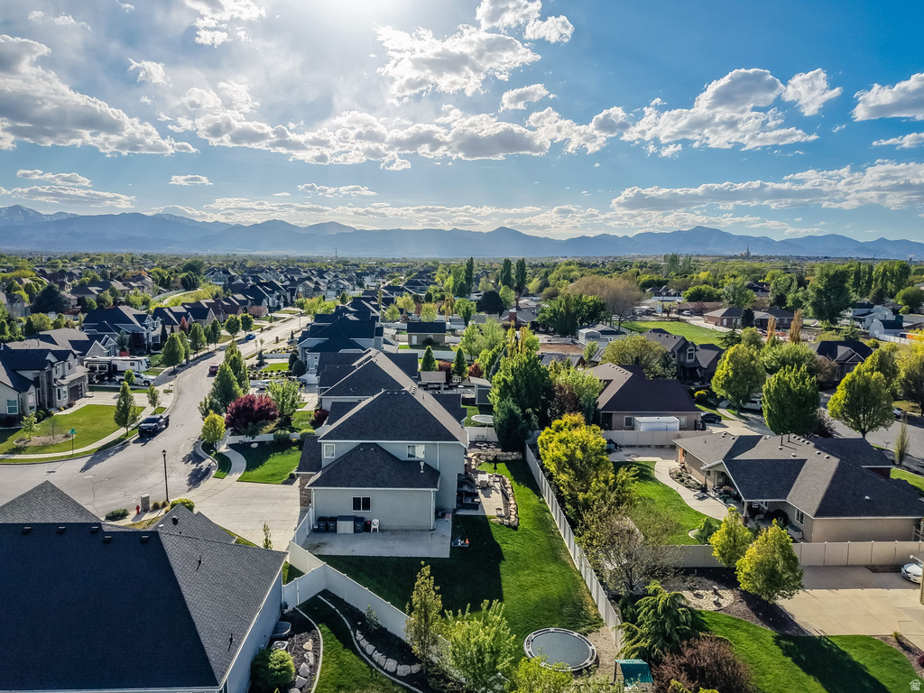 2842 W ROLLING CREEK WAY South Jordan, UT 84095