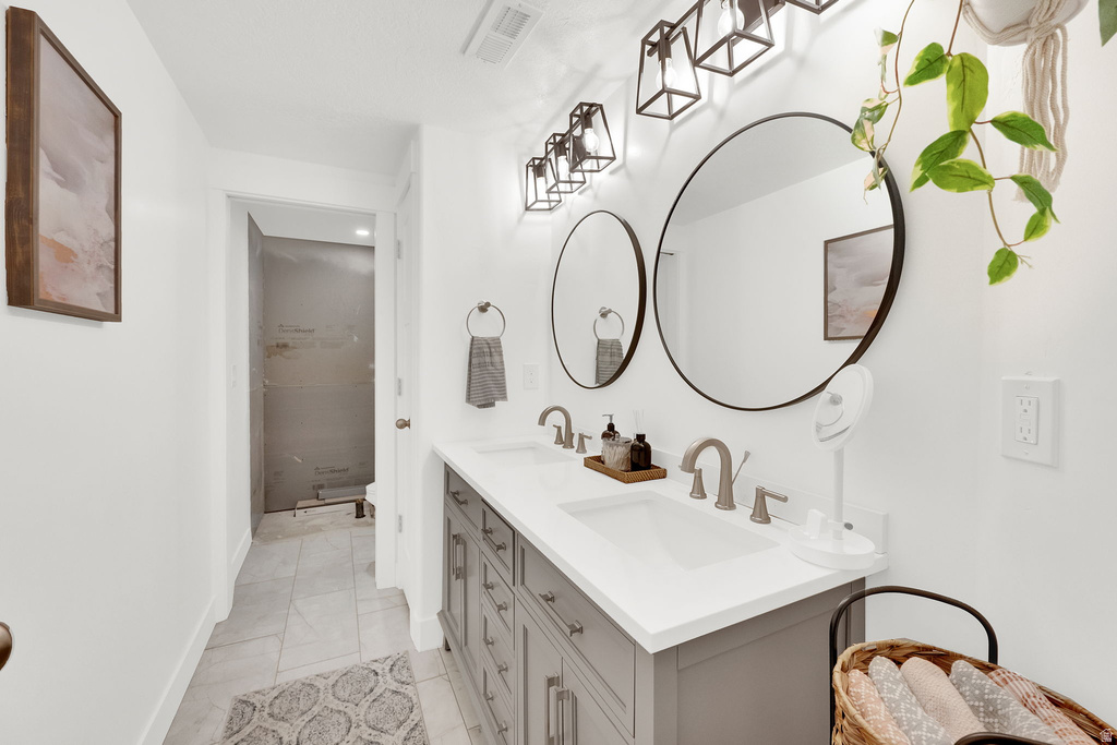 2842 W ROLLING CREEK WAY South Jordan, UT 84095