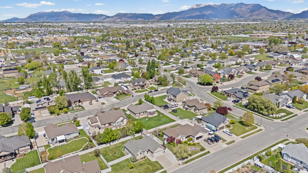 1257 W 2850 S Syracuse, UT 84075