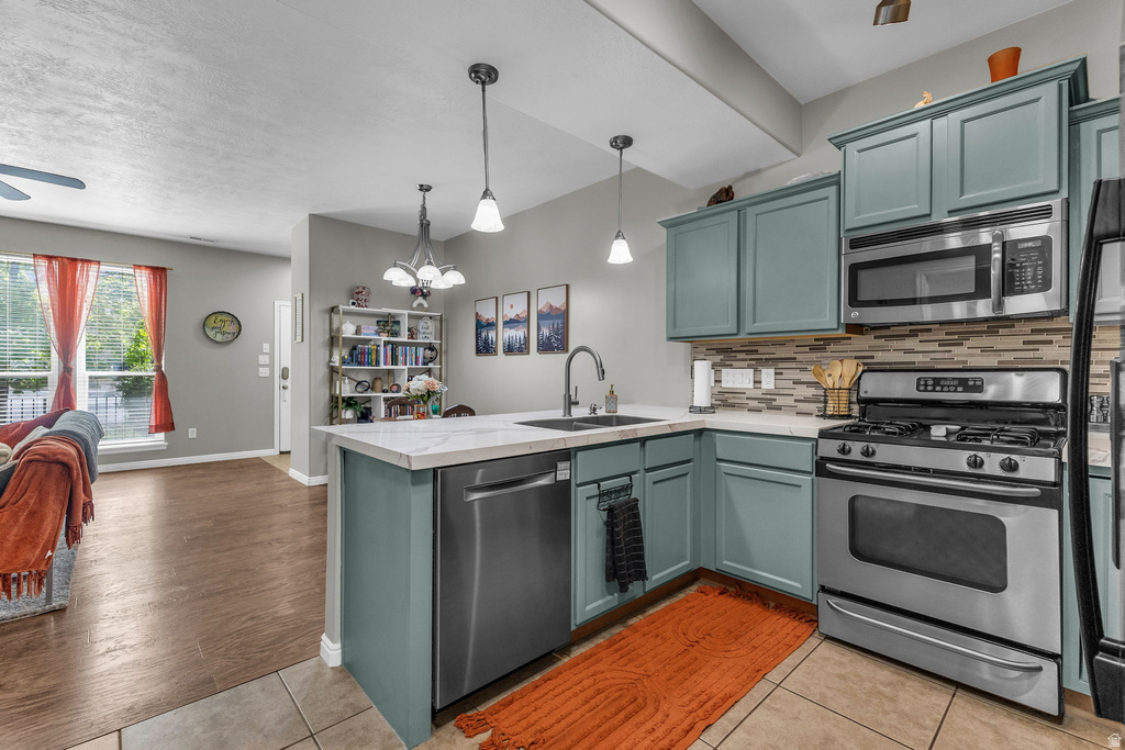 943 FARMINGTON XING Farmington, UT 84025