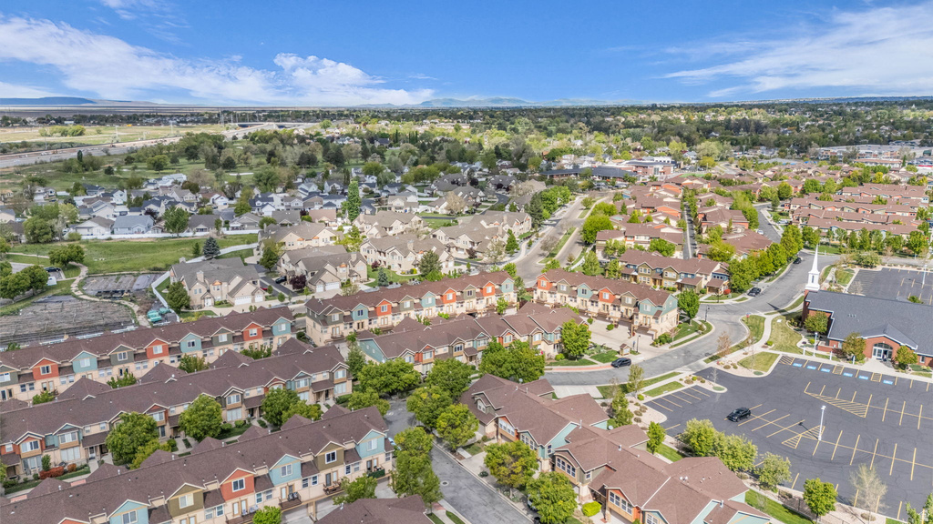 943 FARMINGTON XING Farmington, UT 84025