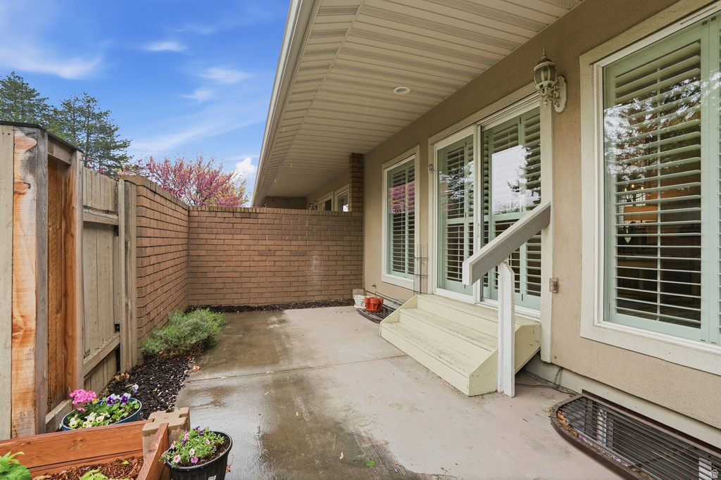 6324 S FIESTA WAY Salt Lake City, UT 84121