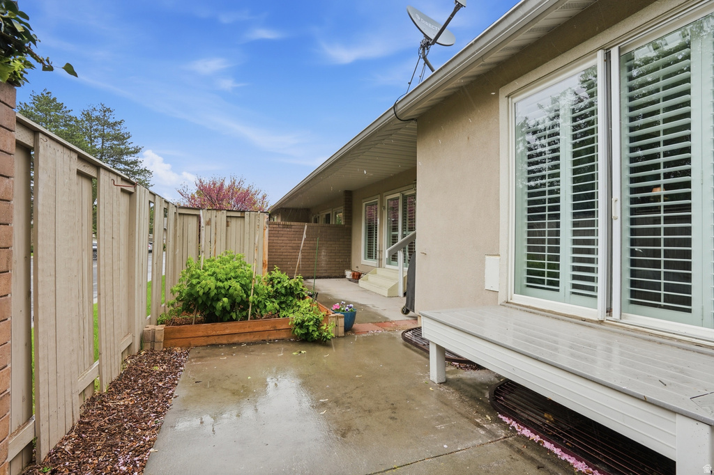 6324 S FIESTA WAY Salt Lake City, UT 84121