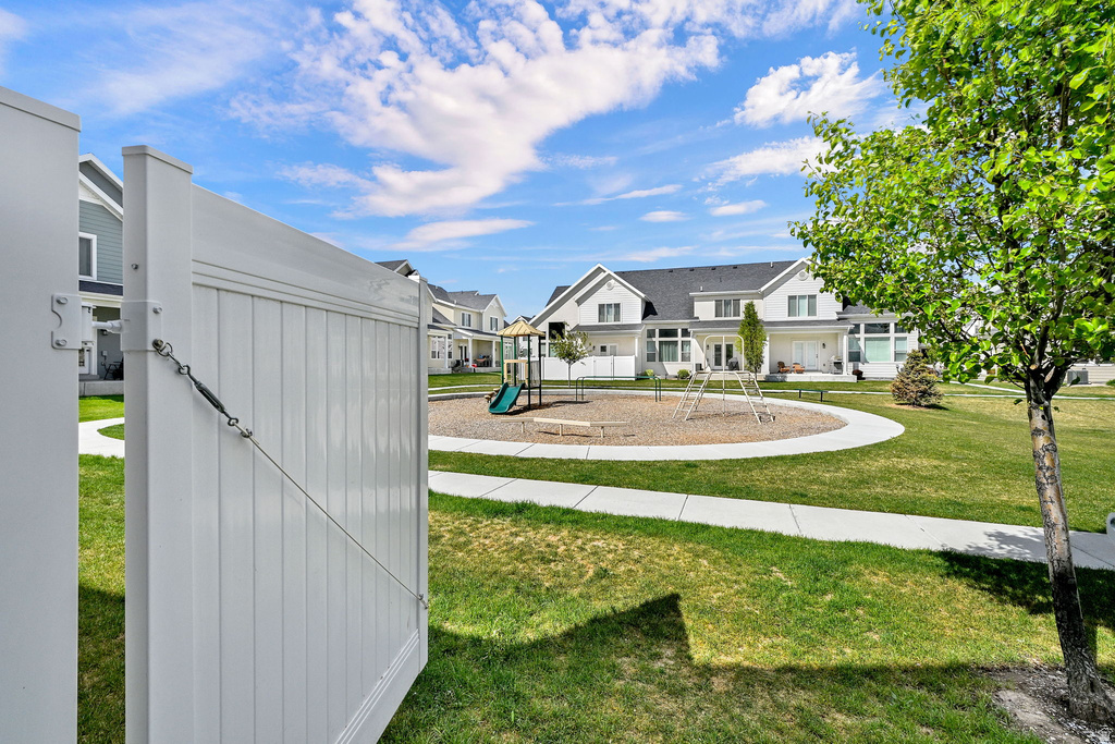 4498 S STONINGTON WAY Salt Lake City, UT 84129