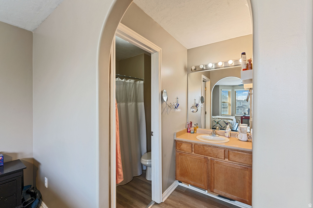 595 N BANBURY CIR North Salt Lake, UT 84054