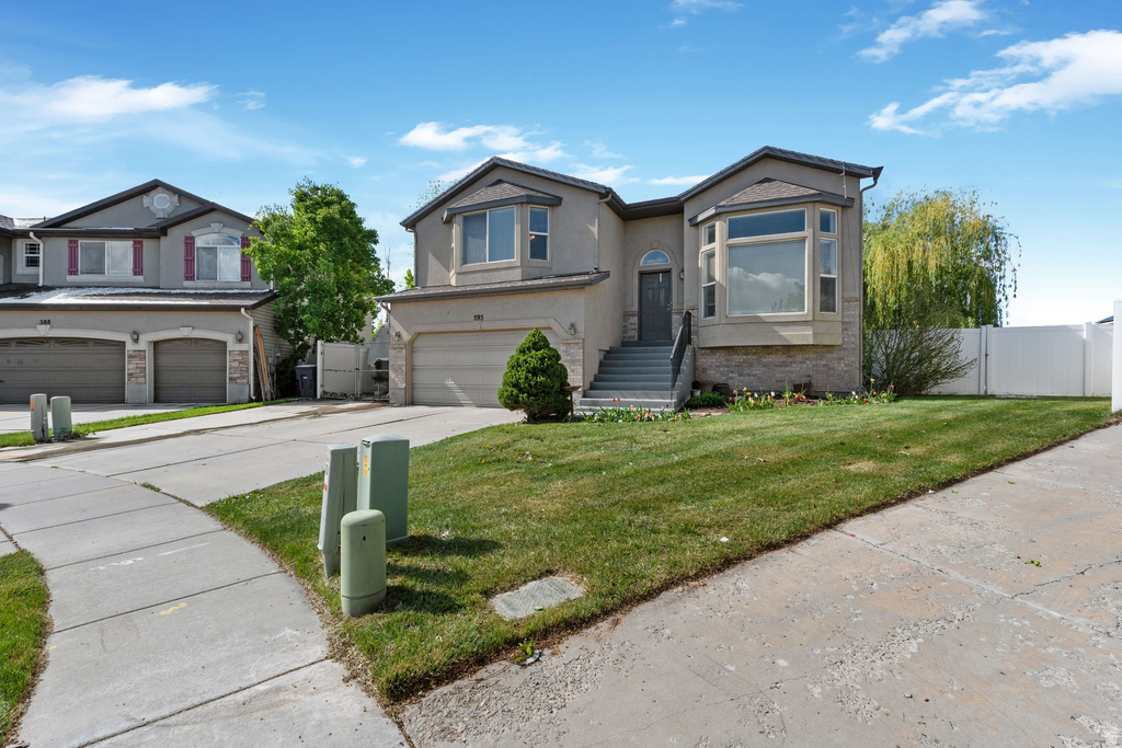 595 N BANBURY CIR North Salt Lake, UT 84054