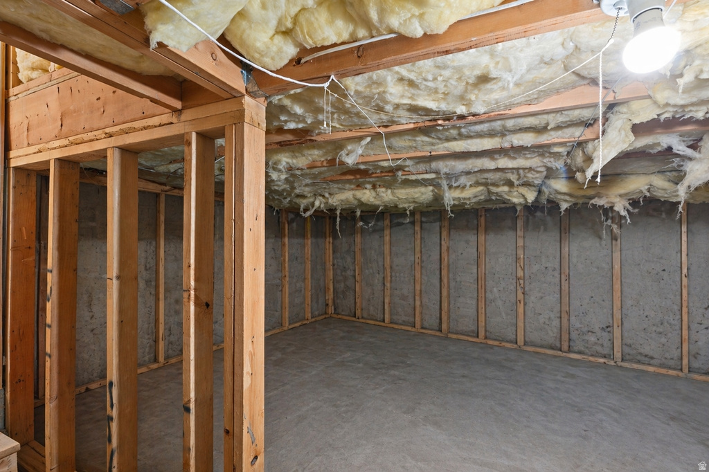 595 N BANBURY CIR North Salt Lake, UT 84054