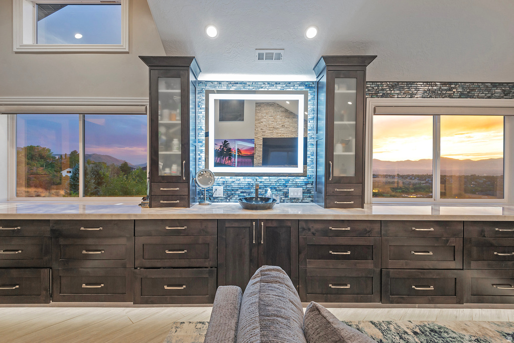 2373 E BEAR HILLS CIR Draper, UT 84020
