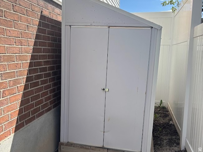 7242 S CALLIE DR West Jordan, UT 84084