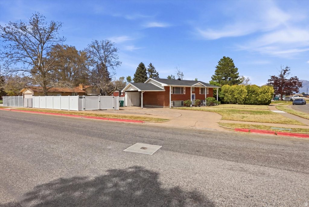 4697 S 2025 W Roy, UT 84067