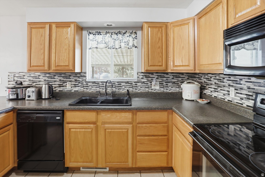 4697 S 2025 W Roy, UT 84067