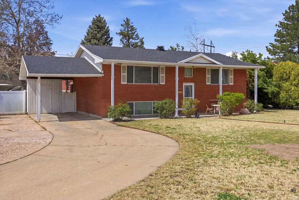 4697 S 2025 W Roy, UT 84067