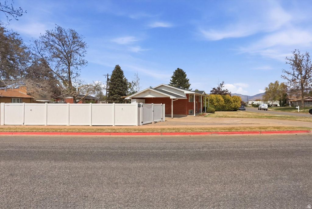 4697 S 2025 W Roy, UT 84067